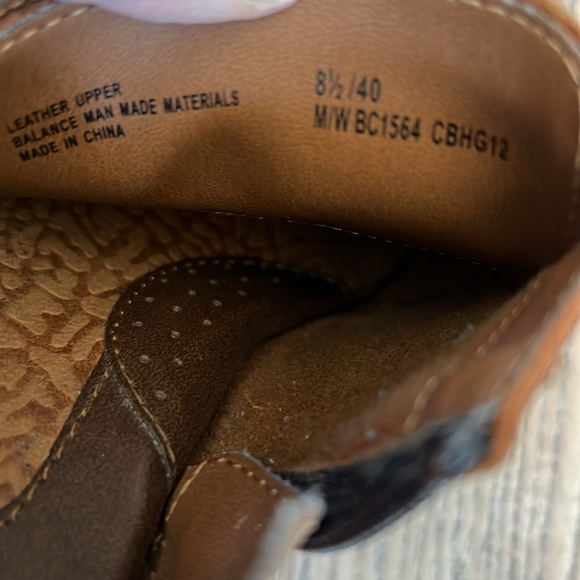 BOC Born Brown Leather Stack Heel Zip Double Buckle Ankle Boots Sz 8.5 EU 40 - Picture 9 of 14